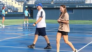 ITIA va lua foc! Simona Halep a participat la un eveniment din tenis, în ciuda suspendării! Cum a apărut românca pe arena centrală a unui turneu de top: „Fericită!" GALERIE FOTO