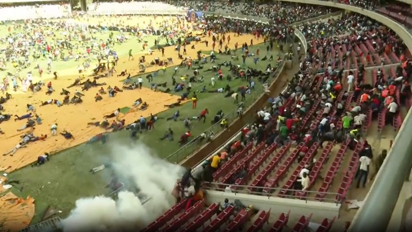 Laurențiu Reghecampf a jucat pe stadionul morții. Trei persoane au fost ucise cu o zi înainte chiar pe arena respectivă