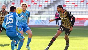 Transferul definitiv de la FCSB e ca și făcut. Francezul face senzație în Italia, a ieșit în aplauzele fanilor și clubul va achita clauza de cumpărare din contractul cu Gigi Becali