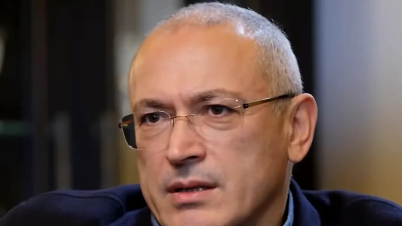 A fost cândva cel mai bogat om din Rusia, iar acum e unul dintre cei mai mari dușmani ai președintelui! Afaceristul Mihail Hodorkovski le cere rușilor să înceapă Revoluția: „E posibilă când Vladimir Putin moare!”
