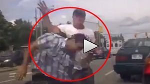 VIDEO S-au "măcelărit" în trafic, dar s-au despărțit prieteni! Vezi ce s-a întâmplat