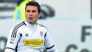 Speriat de moarte: Mutu nici nu mai vrea să iasă din casă!** "Briliantul" se simte ca în filmele horror după ce a auzit poveștile cu fotbaliști uciși de șefii de club