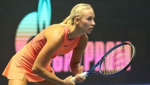 Cum s-a fărâmat celebrul cuplu şi cei doi au ajuns la divorț. Povestea despărțirii vedetelor, la nici un an de la căsătorie