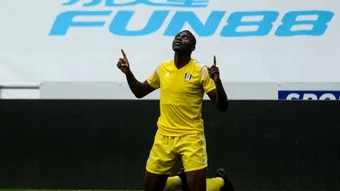 Atacant francez la Poli Iași. Jean-Pierre Tiehi s-a format la Le Havre și Fulham, dar vine în Copou din liga a 4-a franceză