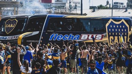 FOTO | Fanul lui River care a "găurit" autocarul celor de la Boca, pedeapsa cu închisoare. Suporterul, prezentat la TV încătușat precum "traficanții de droguri"

