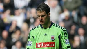 Chelsea l-a achiziționat pe portarul bosniac Asmir Begovic