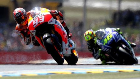 Marc Marquez, a șaptea victorie consecutivă a sezonului în MotoGP. Valentino Rossi termină pe locul 2 după o gafă a lui Pedrosa