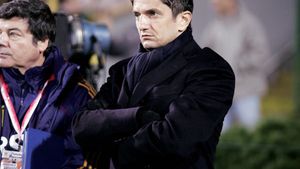 Se "scufundă" Răzvan?** Copos le-a bătut obrazul tuturor și a pregătit lista de posibili înlocuitori: 3 nume în vederile lui