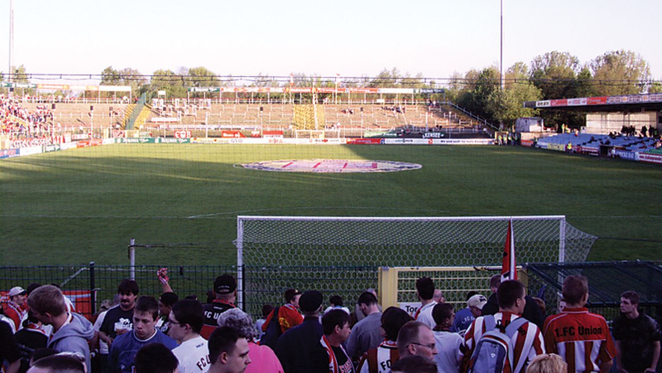 Fanii echipei Union Berlin muncesc zilnic pentru modernizarea stadionului propriu