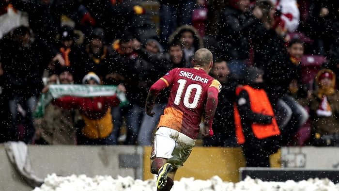 Coincidență uluitoare pe 11.12.13! Golul care a scos-o pe Juve din Ligă e demn de "Dosarele X"! Ce a reușit Sneijder