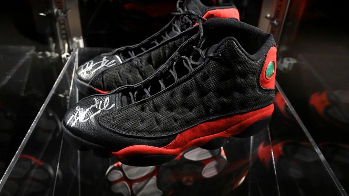 Suma incredibilă încasată de pe urma adidașilor purtați de Michael Jordan în finala NBA 1998. „Cele mai scumpe încălțări sport vândute vreodată!”
