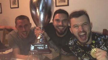 Dinamoviștii au râs de Dodel după ce au câștigat titlul la handbal! Cristi Tănase, ținta glumelor: "Bravo vouă, bă!" | FOTO & VIDEO