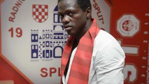 Steaua vrea un "tanc" din Camerun! VIDEO - Reghe a fost impresionat de calitățile sale și e gata să facă o ofertă 