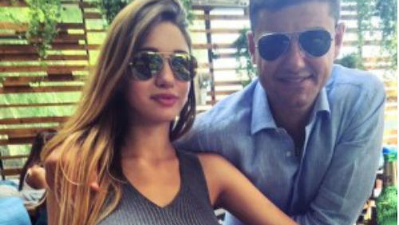 I s-a făcut dosar penal pentru un meci în 2012, acum e în atenția presei prin intermediul prietenei sale. FOTO | Cum s-a îmbrăcat iubita lui Cristi Boureanu în prima zi de școală