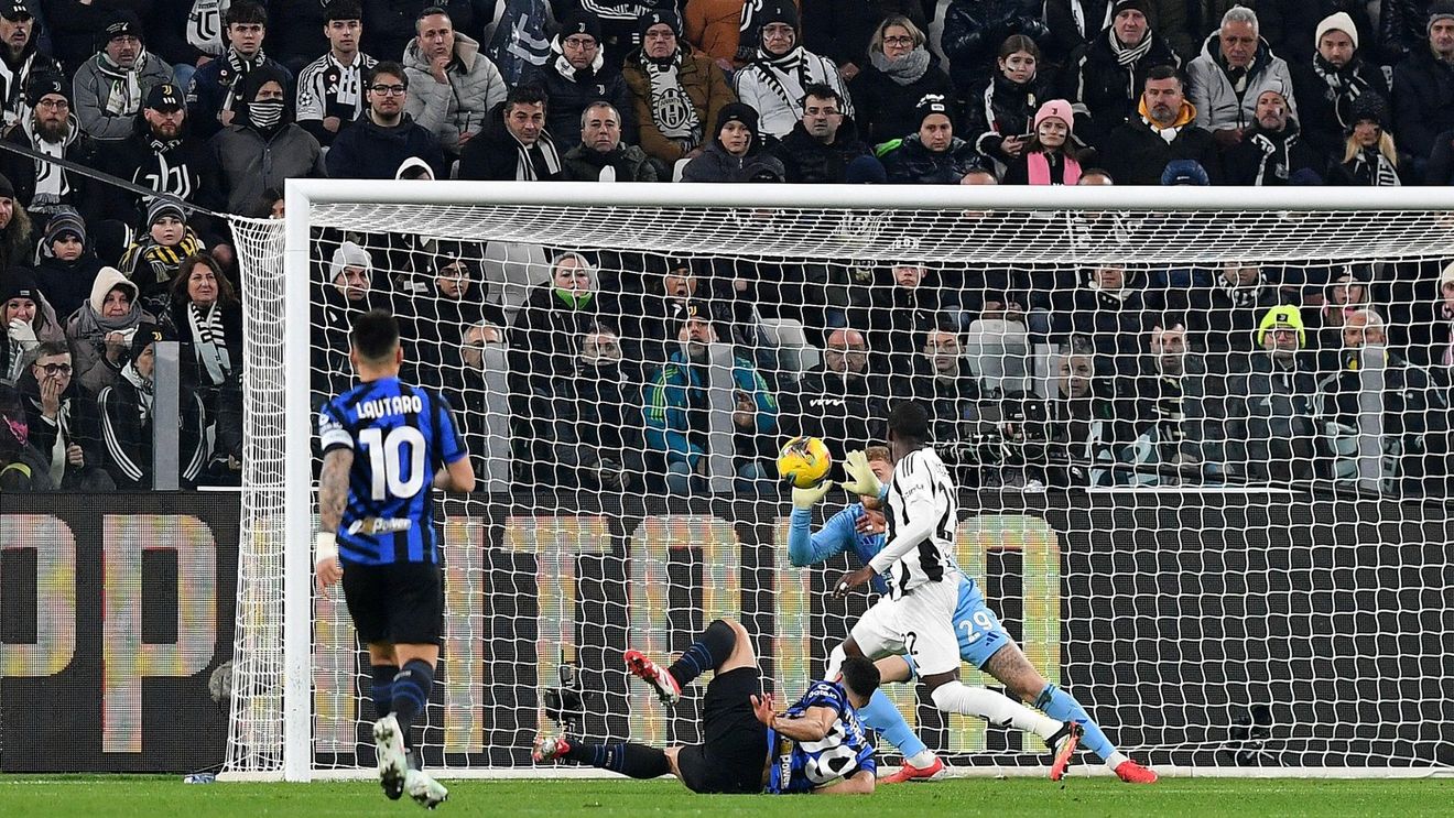 Scandal uriaş! Comentatorul l-a jignit pe prim-ministru şi a fost schimbat la pauza meciului: „Cel mai mare monstru”