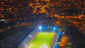 Primarul din Baia Mare: "Cu cine țineam când eram mic? Cu Steaua". FCM Baia Mare are planuri serioase și după meciul cu steliștii: "Stadionul este în curs de modernizare, de la anul vom putea găzdui orice competiție"