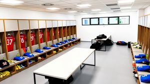 Imaginea zilei: mai mulți ghanezi, în echipamentul lui FCSB!