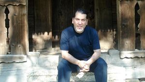 TVR are un nou șef la Departamentul Emisiuni și Știri Sportive: cine este Dan Vasile, jurnalistul cu peste două decenii în televiziunea publică, numit în funcție după demisia lui Dorin Chioțea! „Vreau să vorbească faptele” | EXCLUSIV