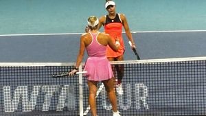 Jaqueline Cristian a fost obligată să aștepte 9 ore până să joace, dar a dat lovitura: „Ține de ei, au anulat multe meciuri”