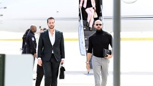 Cum arată vila de 22.000.000 de dolari unde s-au izolat Andrew Tate, fostul luptător MMA, şi fratele său Tristan, după fuga din România