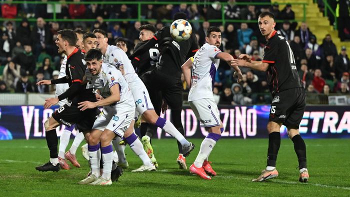 FC Argeș - Dinamo 1-1, în etapa 3 din play-off-ul Superligii. „Câinii” sunt fără victorie din 16 februarie și rămân pe ultimul loc