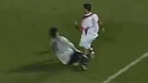 Verdict crunt pentru urmașul lui Jesus Navas: dublă fractură de tibie și peroneu! Vezi intrarea care îi poate pune în pericol cariera!