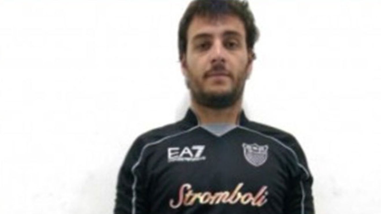 O echipă de amatori din Italia este sponsorizată de Armani