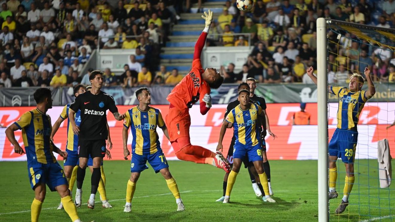 Lovitură pentru Eugen Neagoe înaintea debutului la Petrolul. Unul dintre cei mai buni jucători e indisponibil pentru derby-ul cu Rapid. EXCLUSIV