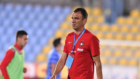 Toni Petrea trimite pe bancă jucătorii care au scăpat de coronavirus! Adrian Petre intră în teren din primul minut, în timp ce Florin Tănase este rezervă