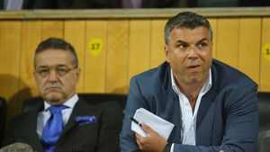 Olăroiu i-a promis lui Gigi Becali că va reveni la Steaua împreună cu Mirel Rădoi