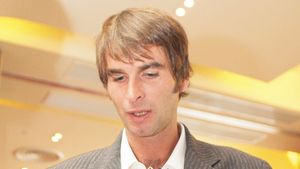 Voinea îl sprijină pe Segărceanu în lupta pentru șefia FR de Tenis