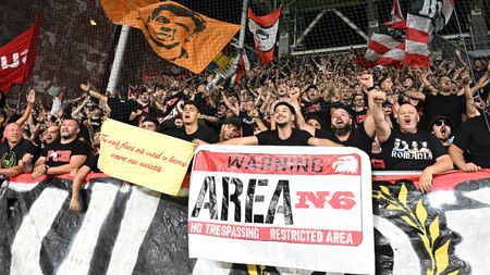 Nu e glumă! Ce au putut primi suporterii la meciul Dinamo - Rapid, de la Asociația Peluza Cătălin Hîldan, pe lângă programul de meci