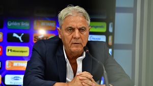 Universitatea Craiova i-a găsit rapid înlocuitor lui Andrei Ivan. Sorin Cârțu i-a dezvăluit numele atacantului: „Eu sper să-l folosească Rădoi, are 1,90 metri”