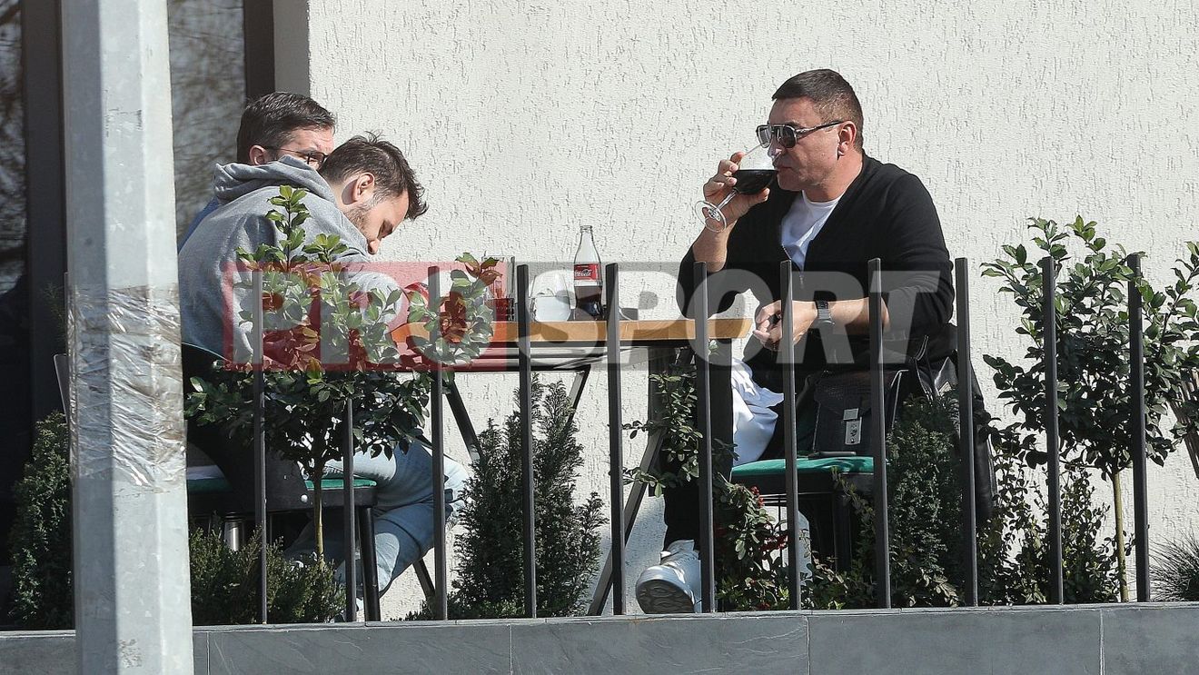 Cristi Borcea și-a scos fiul în oraș! Cum s-a relaxat fostul acționar de la Dinamo alături de Patrick | EXCLUSIV GALERIE FOTO