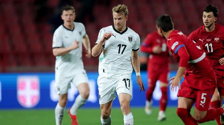 Selecționerul Austriei vrea să folosească un fotbalist cu România, deși a luat cartonaș roșu cu Serbia