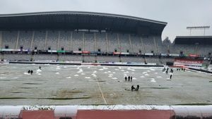 Se mai joacă diseară U Cluj cu Rapid București? Cum arată gazonul stadionului din Ardeal, după ce a nins în abundență! FOTO PROSPORT