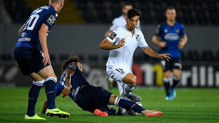 Nici Guimaraes nu merge excelent. Portughezii au remizat cu o nou-promovată în campionat. Câte schimbări au făcut față de meciul cu FCSB