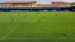 În roz spre Liga 3! ”Culoarea nu este deloc asociată cu latura masculină, dar am punctat la capitolul imagine!” O echipă din Liga 2 se compară cu formația lui Messi și un club de rugby din Franța!