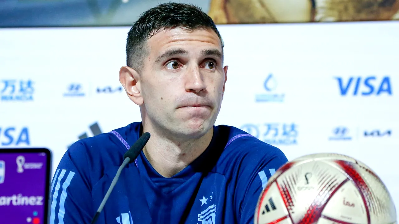 Emiliano Martinez îl atacă pe Kylian Mbappe înaintea finalei Campionatului Mondial din Qatar: „Nu știe destule despre fotbal”
