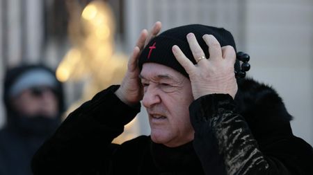 Gigi Becali a ales primul 11 pentru FCSB - U Cluj. Revenirea lui Tavi Popescu și o bancă plină de U21