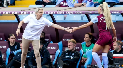 Alisha Lehmann, cea mai sexy fotbalistă din lume, ar putea fi pusă într-o postură nedorită la următorul meci din Premier League: „Se tem să joace, din motive evidente. Nicio femeie nu vrea să apară așa, în direct, la televizor” | GALERIE FOTO