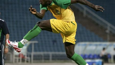 "N'Doye cam umblă 'lelea'! La antrenamente trăgea cu mingea după Hizo!"