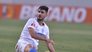 Andrei Ivan, săgeți către Laszlo Balint după derby-ul FC U Craiova - Universitatea Craiova 1-2. „Nu îmi place cum jucăm! Ne-au cam dominat!”