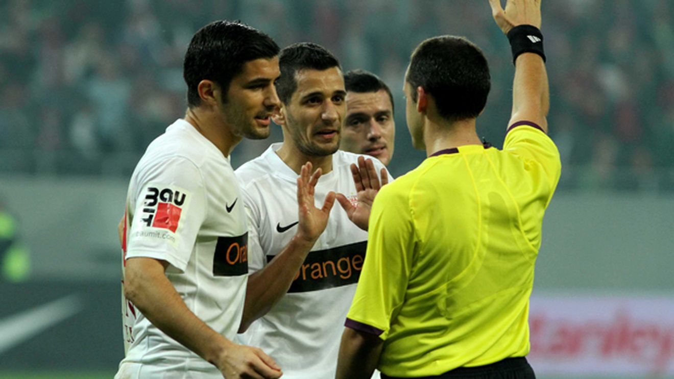 Dovada CLARĂ‚ că arbitrul a greșit pro - Dinamo la faza cea mai încinsă a meciului: de ce "câinii" NU puteau spera la penalty. **FOTO: și steliștii au scăpat acest detaliu