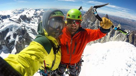Mărturisirile alpiniștilor români care au cucerit vârful Cerro Torre: "A fost o luptă! Ultimii 40 de metri i-am parcurs în zece ore". Ce obstacole au depășit Vlad Căpușan și Zsolt Torok