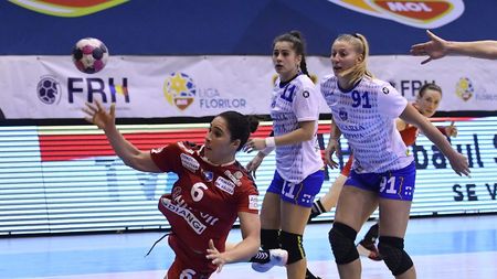 SCM Rm. Vâlcea a început „cursa supraviețuirii” cu o victorie! Câte jucătoare a avut Florentin Pera la partida cu CSM Slatina. Rezultatele Etapei a 2-a în Liga Florilor