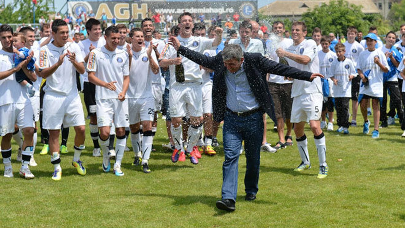 Unicat în lume!** Hagi și-a făcut echipă după chipul și asemănarea lui: "Am creat un concept pentru jucătorii români!" Secretul din spatele proiectului Regelui