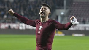 Cristi Săpunaru, mesaj fabulos la centenarul Rapidului: „Era imposibil să nu-l prind!” Dedicația făcută suporterilor din Giulești