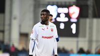 Kennedy Boateng pleacă de la Dinamo. Anunțul africanilor: „S-a pus capăt colaborării”