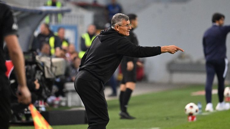 Ioan Ovidiu Sabău: „Jucătorii cu experiență au jucat cu frică!”. A dezvăluit ce le-a zis în vestiar fotbaliștilor care l-au dezamăgit